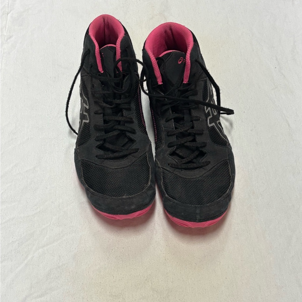 ASICS men’s 9.5 wrestling shoes